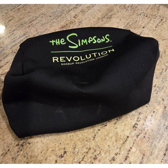 Revolution The Simpsons TREEHOUSE OF HORROR Couch Halloween Makeup Bag - Picture 6 of 12